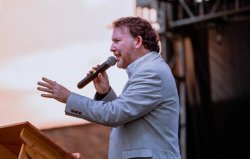 Gicumbi: Hari kubera igiterane "Biba Ibyiringiro" cyahurijwemo lsrael Mbonyi na Theo Bosebabireba