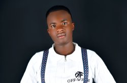 Phil Godwin wahoze muri Secular yisunze Niyo Patrick mu ndirimbo "Warakoze"