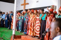 Hari imbaraga zishoboza abera guhamya mu itanura ry'umuriro - Birashyushye mu giterane Gahogo choir yatumiyemo Hoziyana