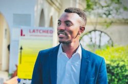 Mfite umunezero waturitsa umunzani! Umuramyi Bonke Bihozagara nyuma yo gusohora indirimbo "Ntahinduka"!