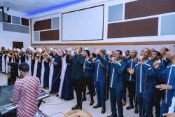 Korali Siloam yazirikanye abakunzi bayo ibaha impano ya Noheli bise "Munzu yawe" - VIDEO