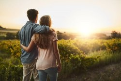 Uzamuhabwa n'Uwiteka: Nubona ibi bimenyetso 10 ku mukobwa uzihutire gutanga inkwano