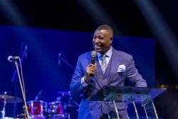 VIDEO: Umunsi wa kabiri w'igiterane Afrika Haguruka "AFRIKA, NINDE MUTOZA WAWE"