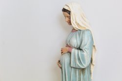 Ese iyo uza kuba Mariya wari kubyara Yesu cyangwa wari kuyikuramo?