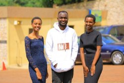 Vestine na Dorcas bategerejwe muri Canada bateguje indirimbo nshya "Ku musaraba"