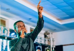 Yatwaye Groove Award! Umusaruro wa Jado Sinza uhanzwe amaso muri Redemption Concert