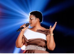 Aline Uwera (Zahabu y'Uwiteka) yateguje indirimbo nshya yise "Ongera wivuge Mana"