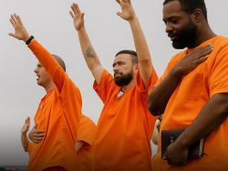 Abagororwa 900 bakiriye agakiza mu munsi umwe