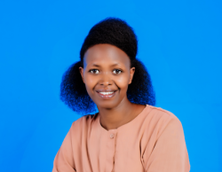 Uwamariya Elyse yasohoye indirimbo “Mukomezanye” yakoze ku bw'umuvandimwe we wazize impanuka