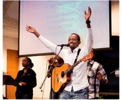 Iijwi rirangurura nk'iry'impanda muri BK Arena! Richard Nic Ngendahayo yateguje indirimbo "Amenya"