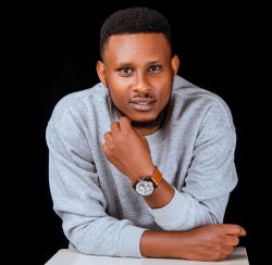 Mutagoma yifashishije indirimbo nshya "Karame" acyebura urubyiruko ruri kugomera Yesu