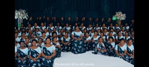 Kwibuka 32: Korali Abasaruzi yatanze ubutumwa bw'ihumure mu ndirimbo "Rwanda Komera"