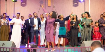 Injili Bora na Vuzimpanda baragotesha Kigali ubwiza bw'Imana ya Israel kuri iki cyumweru bisunze indirimbo "Urukundo" bakoranye