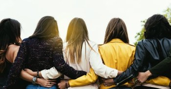 Abakobwa bari kuva mu nsengero kubera impamvu zikomeye: Basore, ni igihe cyo kwikosora