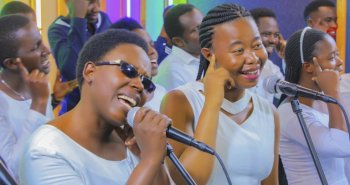 Ed choir yasubije abibaza icyo umukiranutsi yakora mu gihe cy'ibiza, amapfa n'umutingito-VIDEO