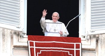 Inkuru nziza! Papa Francis uri mu bitaro ari koroherwa