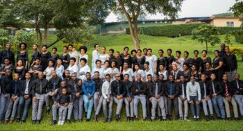 Mu ishyamba mu ntama za Data: Nebo Mountain Choir yagarukanye ishimwe mu ndirimbo "Imirimo yawe"