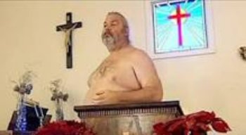 Ni mu kwirinda ubwibone! Menya byinshi kuri "White Tail Chapel" itorero basenga bambaye ubusa