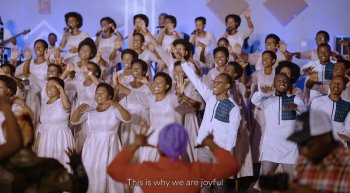 Ni Zahabu yatwikuruwe! Korali Boaz yavuze ubudasa bwa Kristo mu ndirimbo "Uri Uwera" - VIDEO