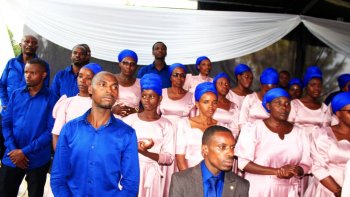 Yatangiye ari Korali y'icyumba! Amateka ya Korali Bonheur ya ADEPR Runda igizwe n'abaririmbyi 113