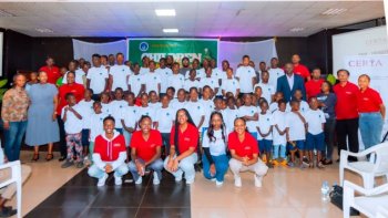 Umulisa Adventine's Akirwa Subizwa Agaciro (ASA) Celebrates Christmas with Street Children - PHOTOS