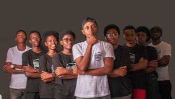 Imyaka ni imibare! Itsinda rya Drups Band ryatumiye Nomthie Sibisi mu gitaramo cyitezwemo udushya