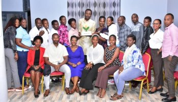 Golden Heart irashishikariza abantu kugira Imitima ya zahabu no kwigira ku birenge by'umusamariya mwiza-PHOTOS