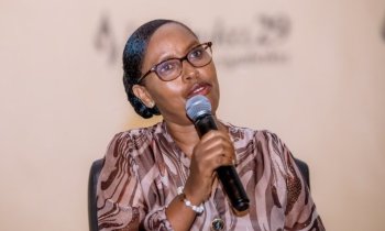 Me Mukamazimpaka Hilarie yamuritse igitabo yise "NTUZAZIMA" mu gikorwa cyitabiriwe na Visi Perezida wa Sena