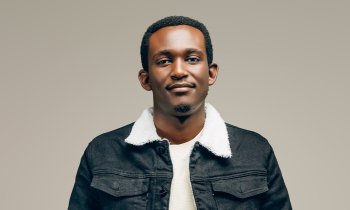 Rwibutso Emma wahesheje umugisha abakunzi be mu ndirimbo "Amazi meza" agarukanye "Ishimwe"