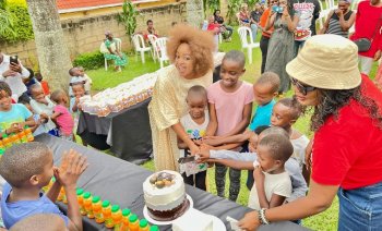 Umusamariya mwiza Aline Gahongayire yongeye gusangira n'abana babarizwa muri Sunday Love Kids