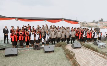 Mbega lmana y'inyamaboko! Korali La Trompette bagarukanye indirimbo nziza bise "Mbega lmana"