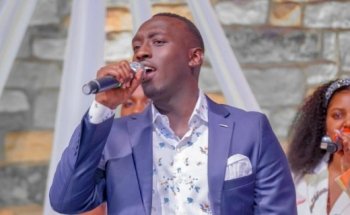 Popular singer Eric Byiringiro alias Kadogo has dropped his debut song titled 'Nimukomere'
