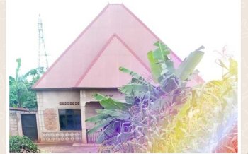 Kirehe: Abaturage bavuga ko inzu y'umuturanyi wabo bashinja amarozi yubatswe n'abazimu