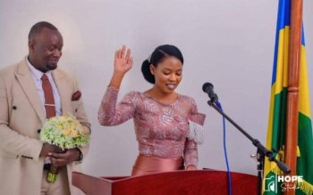 Vumilia Mfitimana n'umukunzi we Dr. Irene Komera basezeranye imbere y'amategeko - PHOTOS 