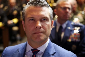 Minisitiri w'Ingabo za Amerika Pete Hegseth ari ku mavi asaba Imana ngo abasirikare babo bandagaze Iran! 