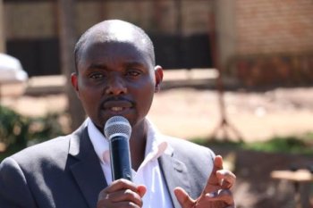 Pasiteri Ruzibiza Viateur yavuze uruhare Ezra Mpyisi yagize mu ihindurwa rya Bibiriya mu Kinyarwanda