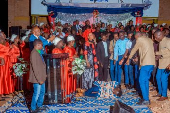 Korali Ukuboko kw'iburyo yaturishije umuraba mu ndirimbo "Abera b'Imana" - VIDEO