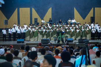 Korali Impanda yatumiye Jehovah Jireh choir mu gitaramo cyo kwizihiza isabukuru y'imyaka 30