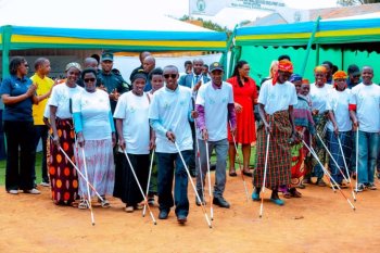 Irahenze kandi ntiboneka hose mu gihugu: Abatabona barifuza ko "Inkoni Yera" yajya igurirwa kuri Mituweli