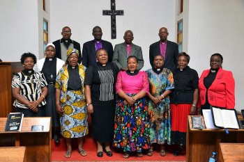 Wahera he uvuga ko Yesu ari muzima "yazutse" mu gihe utemera ko abagore baba Abapasiteri?