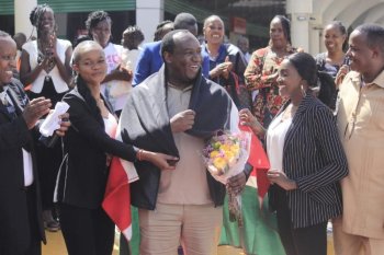 Bishop Rugagi utegerejwe i Kigali muri "Rwanda, uragenderewe izuba rirakurasiye" yakiriwe bitangaje muri Kenya