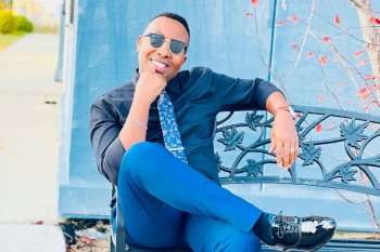 Etienne Nkuru wasangiye uruhimbi na Israel Mbonyi yateguye igitaramo cyo gufasha imfubyi n'abapfakazi i Burundi