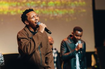 The Promise Worship Rwanda basohoye indirimbo nshya “Mwami Manuka” iri kuri Album yabo "Ku Musaraba"