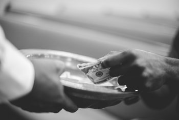 Umugore yemeye icyaha cyo kwiba Miliyoni 30 Frw mu rusengero