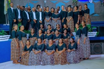 Sauti Hewani Group ikomeje gutungurana cyane yashyize hanze indirimbo yise "Izabikora" - VIDEO