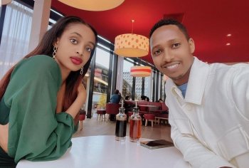 Baraberanye! Israel Mbonyi uherutse gukekwa mu rukundo na Esca Fifi yongeye gutigisa imbuga nkoranyambaga