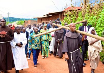 Amateka y'Iyobokamana mu Burundi - Abakirisitu ni 67%, Kiliziya Gatolika yatakaje abayoboke 