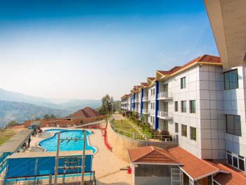 Dove Hotel yashyiriyeho Abakiristo Igisope cyo kuramya no guhimbaza Imana inateguza 'Couples Night'