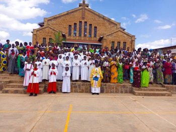 Byinshi ku munsi mukuru w'Ubutatu Butagatifu wizihizwa muri Kiliziya Gatolika n'uko wizihijwe mu Rwanda