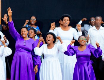 Elayono Choir Kanombe ifite gahunda yo gufungura studio igarukanye indirimbo “Ku Musaraba” 